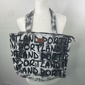 Robin Ruth Tote with zipper Portland black and white